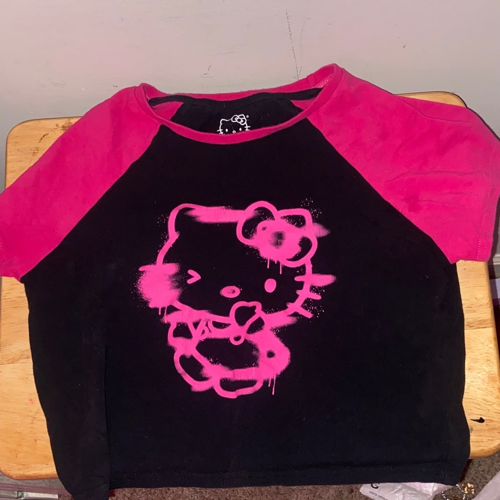Hello Kitty Cropped T-Shirt in Black and Pink
